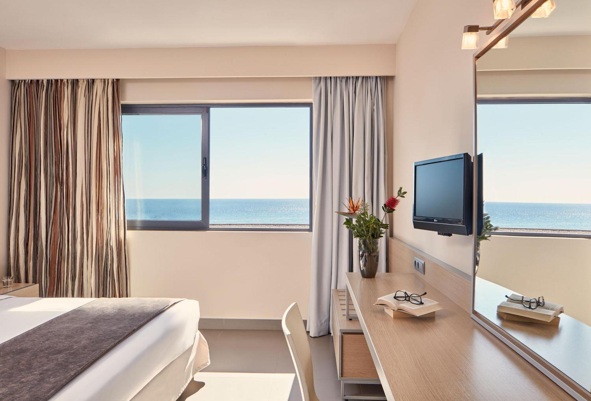 Atlantica Mikri Poli Crete Hotel Makrýgialos Buitenkant foto